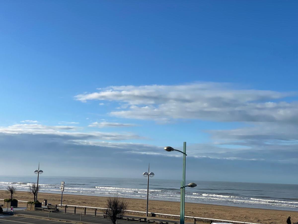 Appartement T2 Vue Mer Les Pieds Dans L'Eau Avec Parking Prive 圣让-德蒙 外观 照片