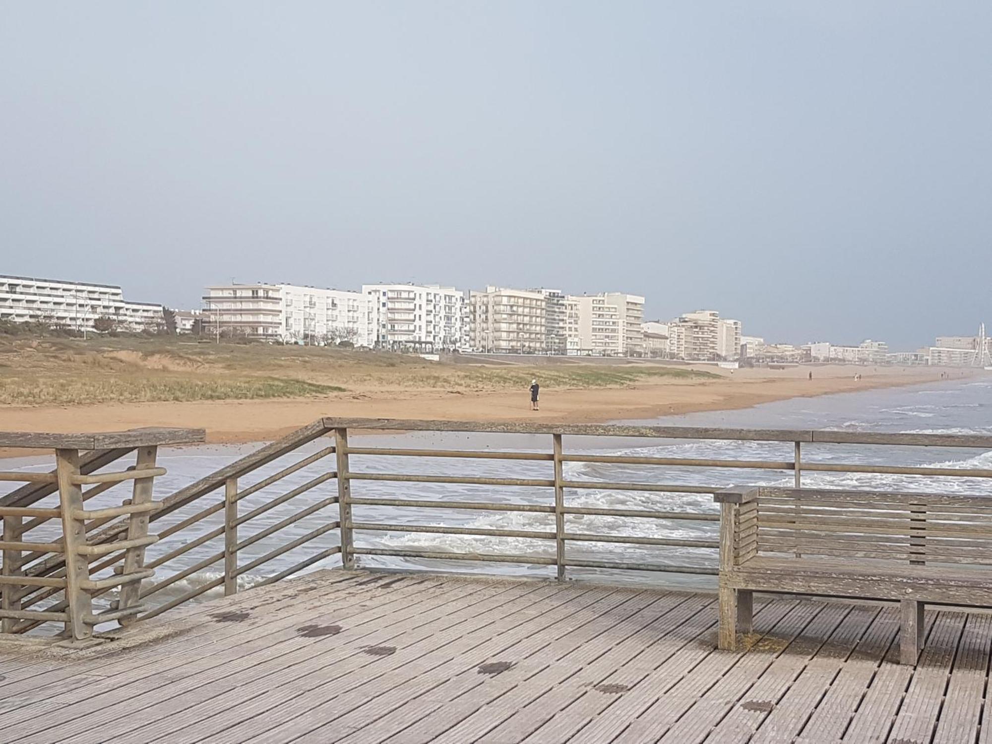 Appartement T2 Vue Mer Les Pieds Dans L'Eau Avec Parking Prive 圣让-德蒙 外观 照片